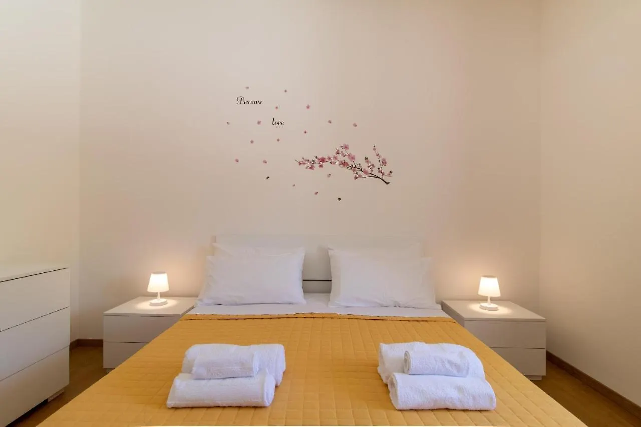 Casa Vacanza I Due Ulivi Μόντικα 0*,  Ιταλία